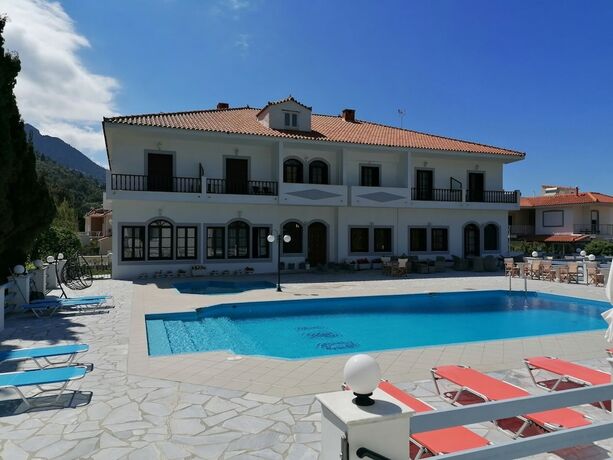 Imagen general del Hotel Iro\'s Residence. Foto 10