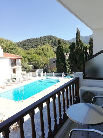 Imagen general del Hotel Iro\'s Residence. Foto 15