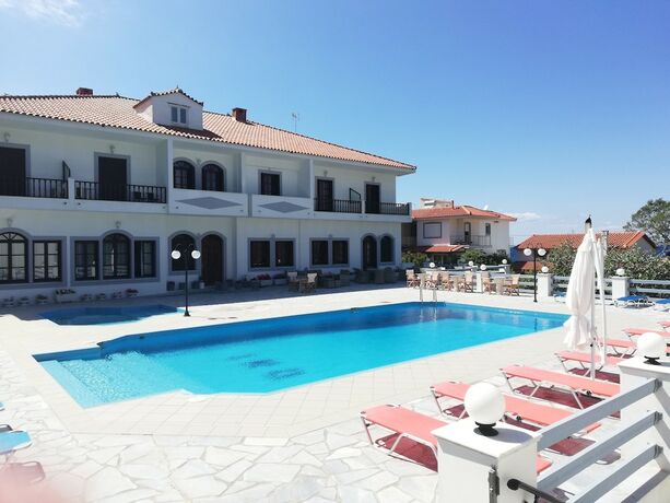 Imagen general del Hotel Iro\'s Residence. Foto 16