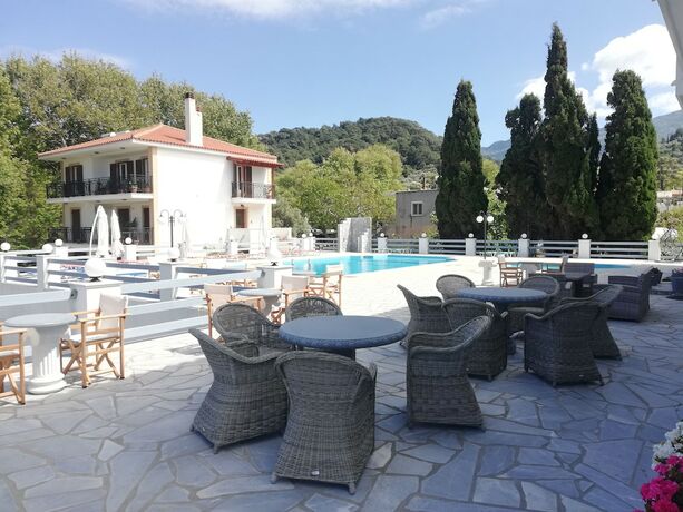 Imagen general del Hotel Iro\'s Residence. Foto 17