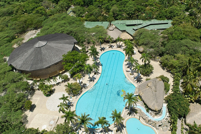 Imagen de la piscina del Hotel Irotama Lago. Foto 12
