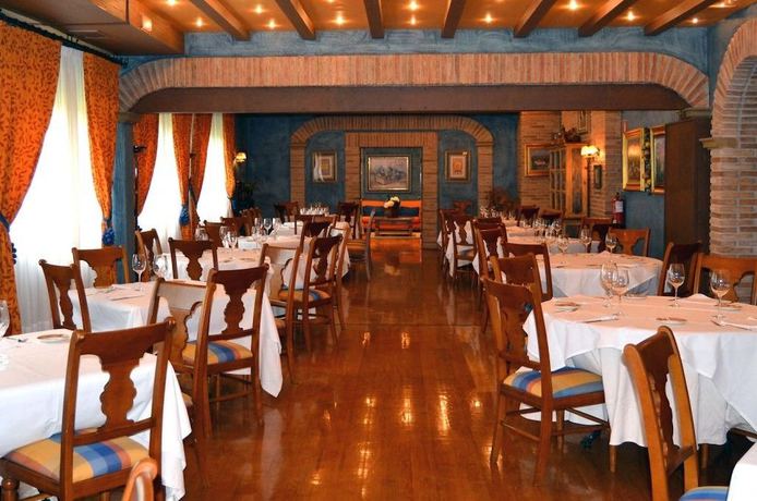 Imagen del bar/restaurante del Hotel Irubide. Foto 2