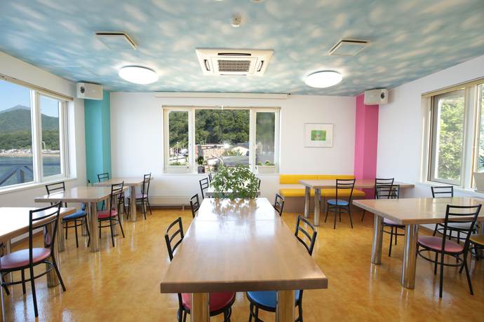 Imagen del bar/restaurante del Hotel Iruka. Foto 2