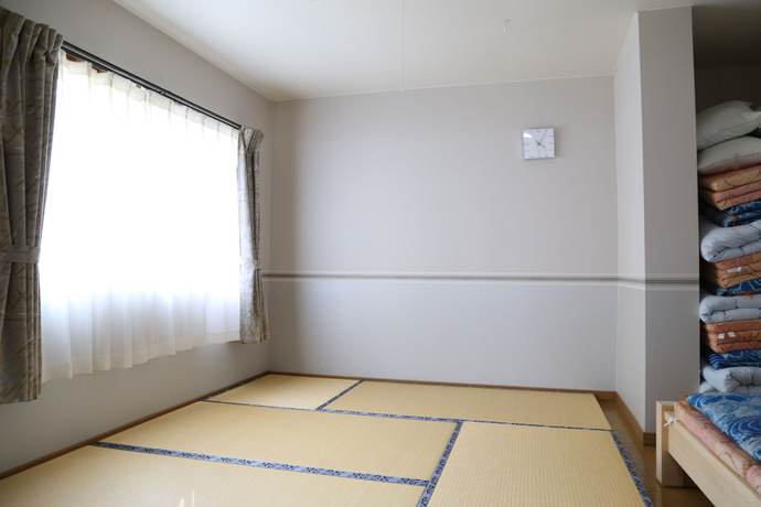 Imagen de la habitación del Hotel Iruka. Foto 16