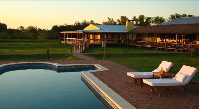 Imagen de la piscina del Hotel Irupe Lodge. Foto 19