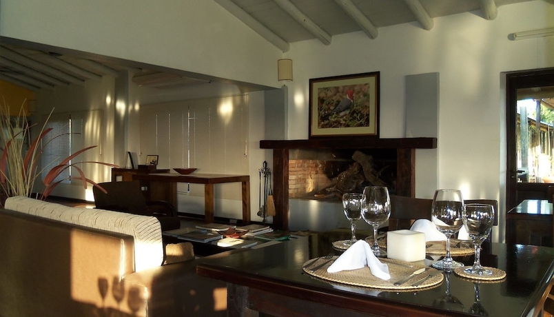 Imagen del bar/restaurante del Hotel Irupe Lodge. Foto 4