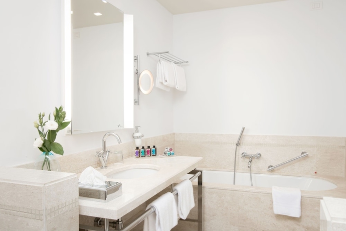 Imagen de la habitación del Hotel Is Arenas Resort. Foto 14