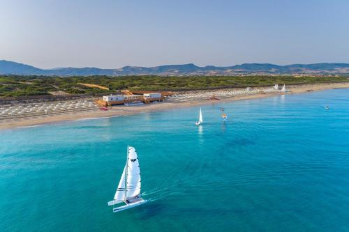 Imagen general del Hotel Is Serenas Badesi Resort. Foto 3