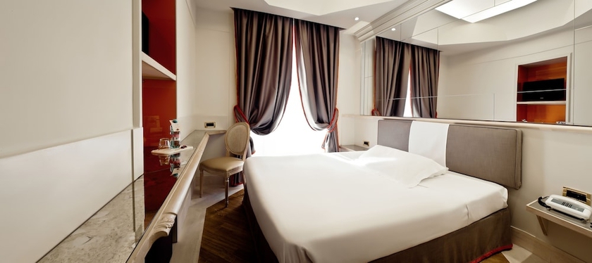 Imagen de la habitación del Hotel Isa. Foto 7