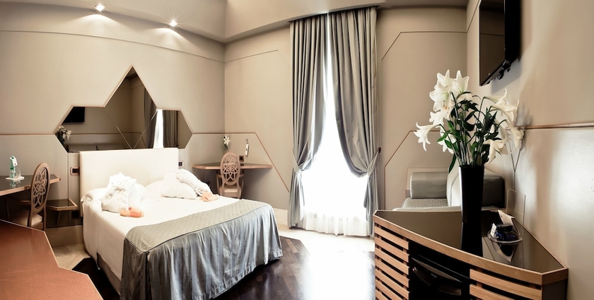 Imagen de la habitación del Hotel Isa. Foto 13