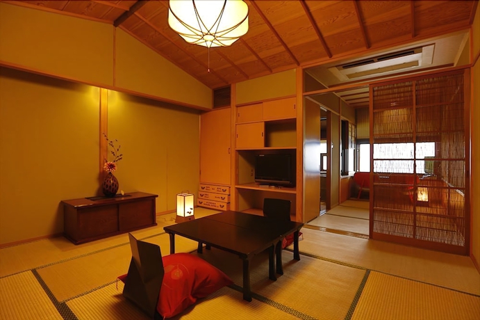 Imagen de la habitación del Hotel Isaba. Foto 14