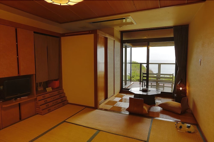 Imagen de la habitación del Hotel Isaba. Foto 15