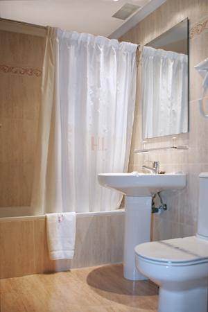 Imagen de la habitación del Hotel Isabel, Briviesca. Foto 8