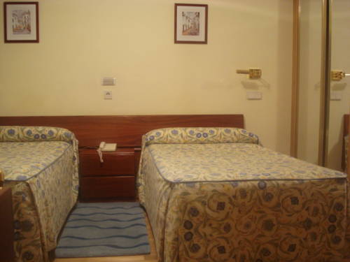 Imagen de la habitación del Hotel Isabel, Briviesca. Foto 10