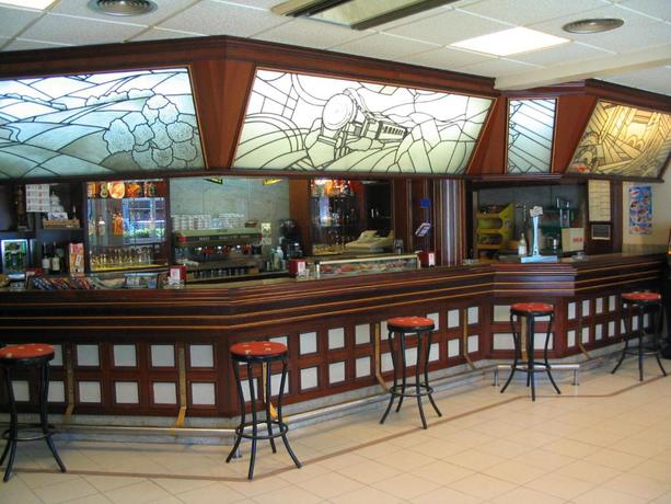 Imagen del bar/restaurante del Hotel Isabel, Isla. Foto 2
