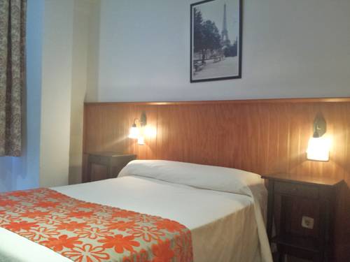 Imagen de la habitación del Hotel Isabel, Majadahonda. Foto 7