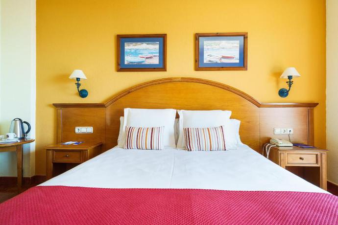 Imagen de la habitación del Hotel Isabel, Torremolinos. Foto 8