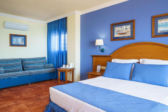 Imagen de la habitación del Hotel Isabel, Torremolinos. Foto 9