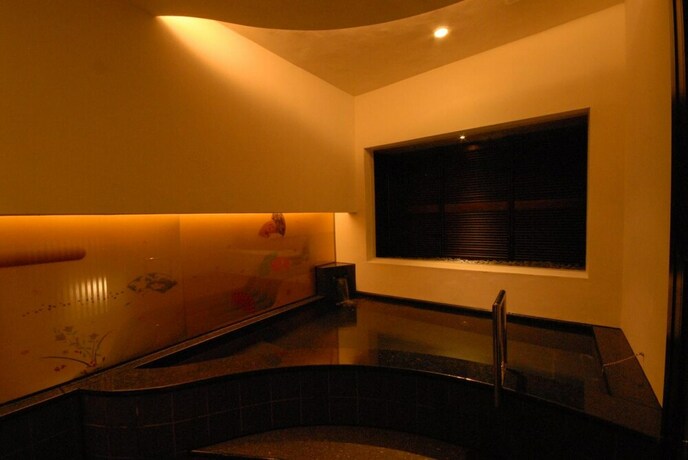 Imagen de la piscina del Hotel Isago Kobe. Foto 38