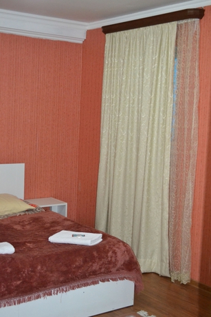 Imagen de la habitación del Hotel Isaka. Foto 10