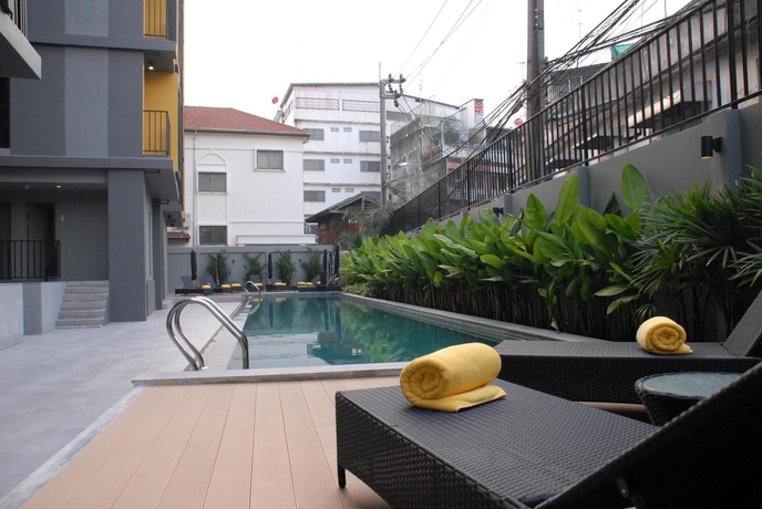 Imagen de la piscina del Hotel Isanook Bangkok. Foto 11