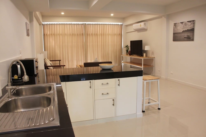 Imagen de la habitación del Hotel Isara Khao Lak. Foto 17