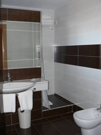 Imagen general del Hotel Isasa. Foto 7