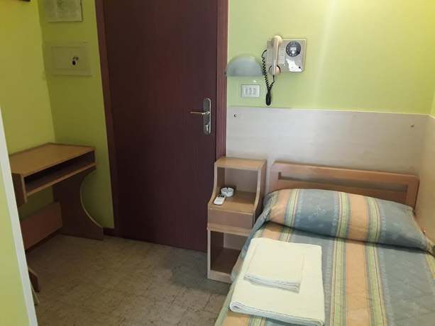 Imagen de la habitación del Hotel Ischia, Rimini. Foto 3