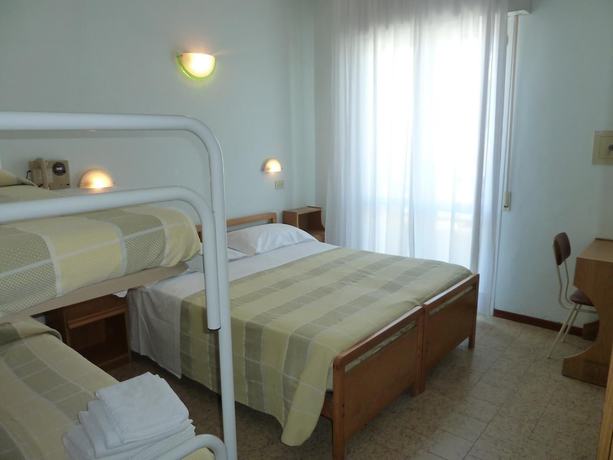 Imagen de la habitación del Hotel Ischia, Rimini. Foto 9