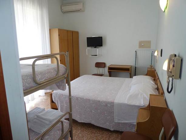 Imagen de la habitación del Hotel Ischia, Rimini. Foto 10