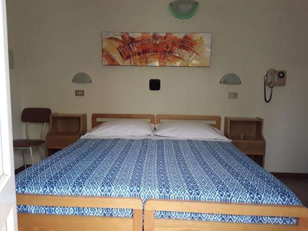 Imagen de la habitación del Hotel Ischia, Rimini. Foto 17