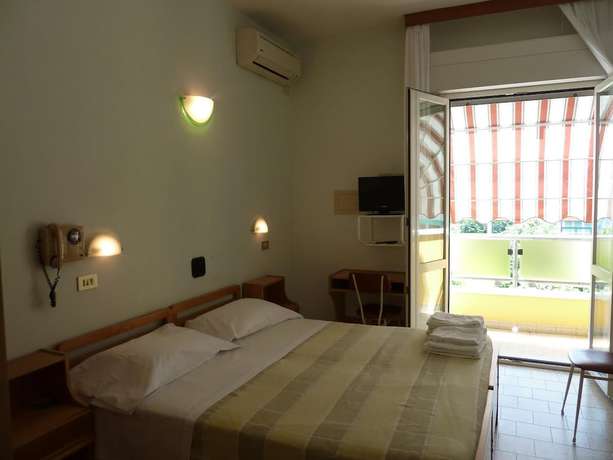 Imagen de la habitación del Hotel Ischia, Rimini. Foto 19