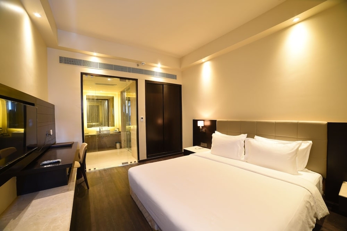 Imagen de la habitación del Hotel Iscon The Fern Resort and Spa, Bhavnagar. Foto 5