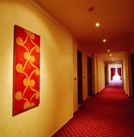 Imagen de los interiores del Hotel Iseolago. Foto 5