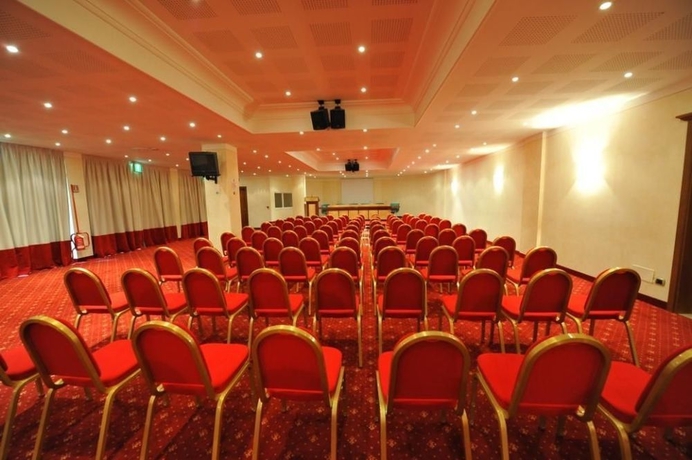 Imagen de los interiores del Hotel Iseolago. Foto 6