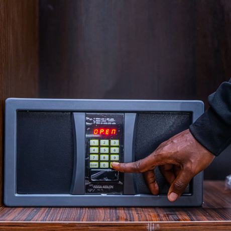 Imagen de la habitación del Hotel Isglos Ikoyi. Foto 15