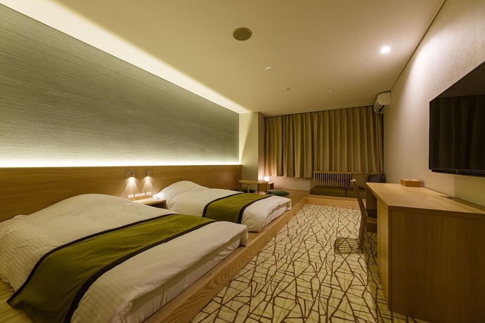 Imagen de la habitación del Hotel Ishinoya Atami. Foto 13