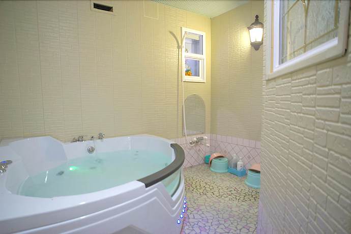 Imagen de los interiores del Hotel Ishiuchi Pension Bruges. Foto 20