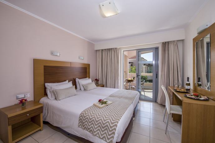 Imagen de la habitación del Hotel Isida. Foto 8