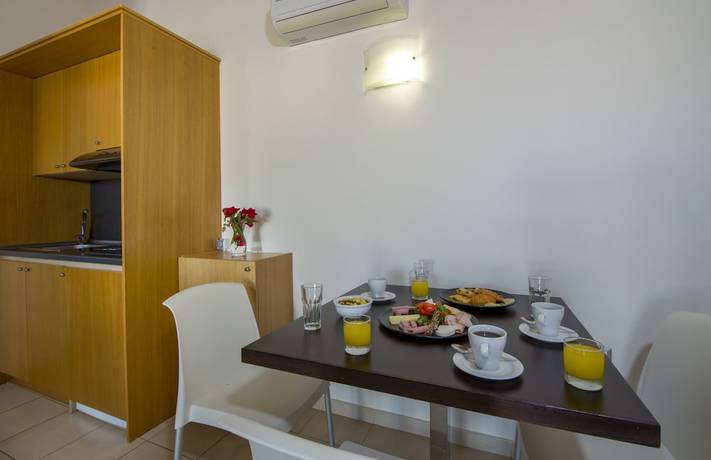 Imagen de la habitación del Hotel Isida. Foto 10