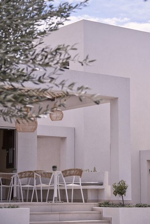 Imagen del bar/restaurante del Hotel Isida, Kipri. Foto 4