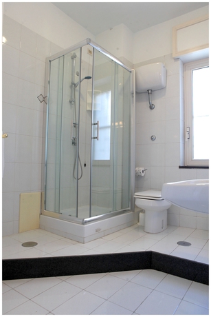 Imagen de la habitación del Hotel Iside. Foto 7