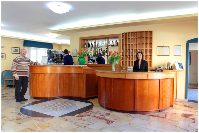 Imagen del bar/restaurante del Hotel Iside. Foto 3