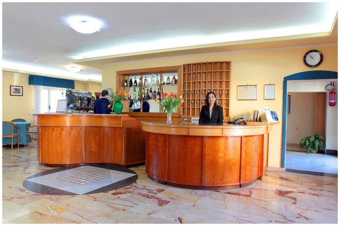 Imagen del bar/restaurante del Hotel Iside. Foto 4
