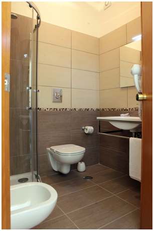 Imagen de la habitación del Hotel Iside. Foto 12