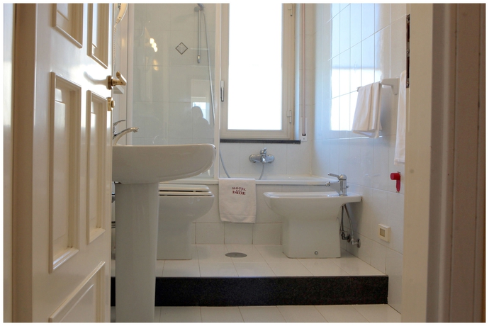 Imagen de la habitación del Hotel Iside. Foto 14