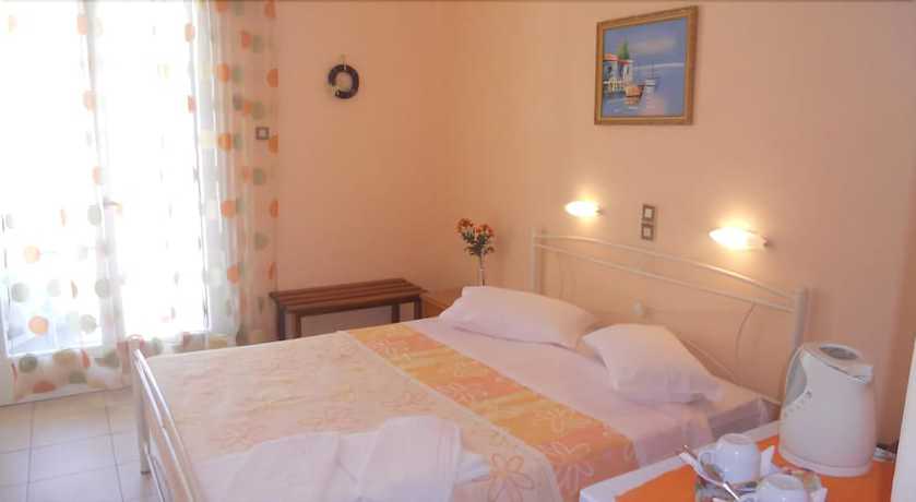 Imagen de la habitación del Hotel Isidora, Agia Marina. Foto 6