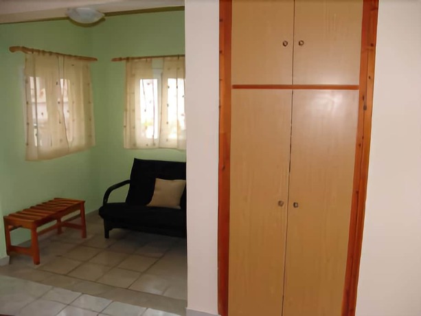Imagen de la habitación del Hotel Isidora, Agia Marina. Foto 7