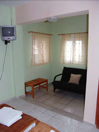 Imagen de la habitación del Hotel Isidora, Agia Marina. Foto 16