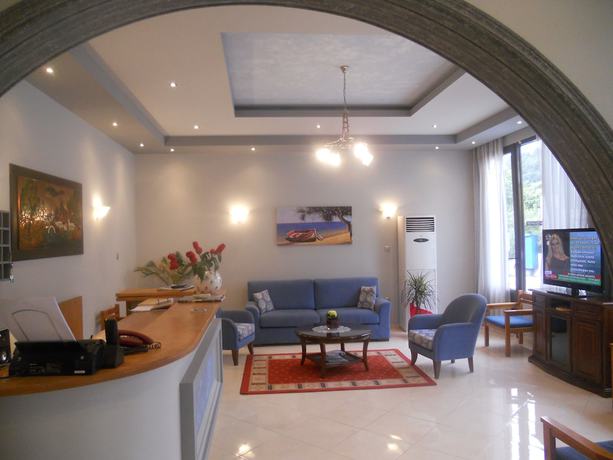 Imagen general del Hotel Isidora, Agia Marina. Foto 1